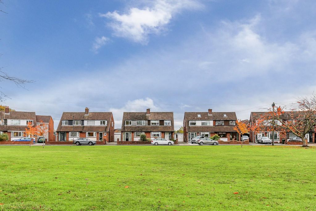 Property photo 1 of 15 Front Aspect