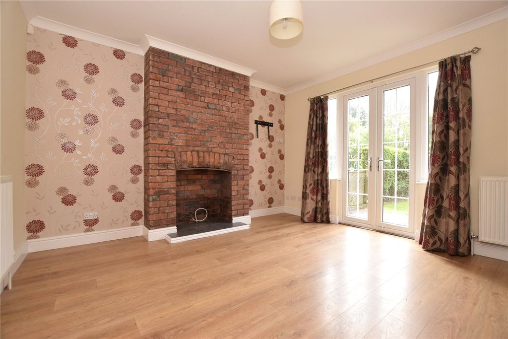 Property photo 2 of 12 Picture No. 10