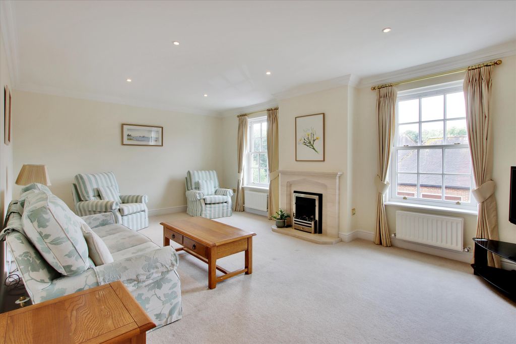 Property photo 3 of 14 Image