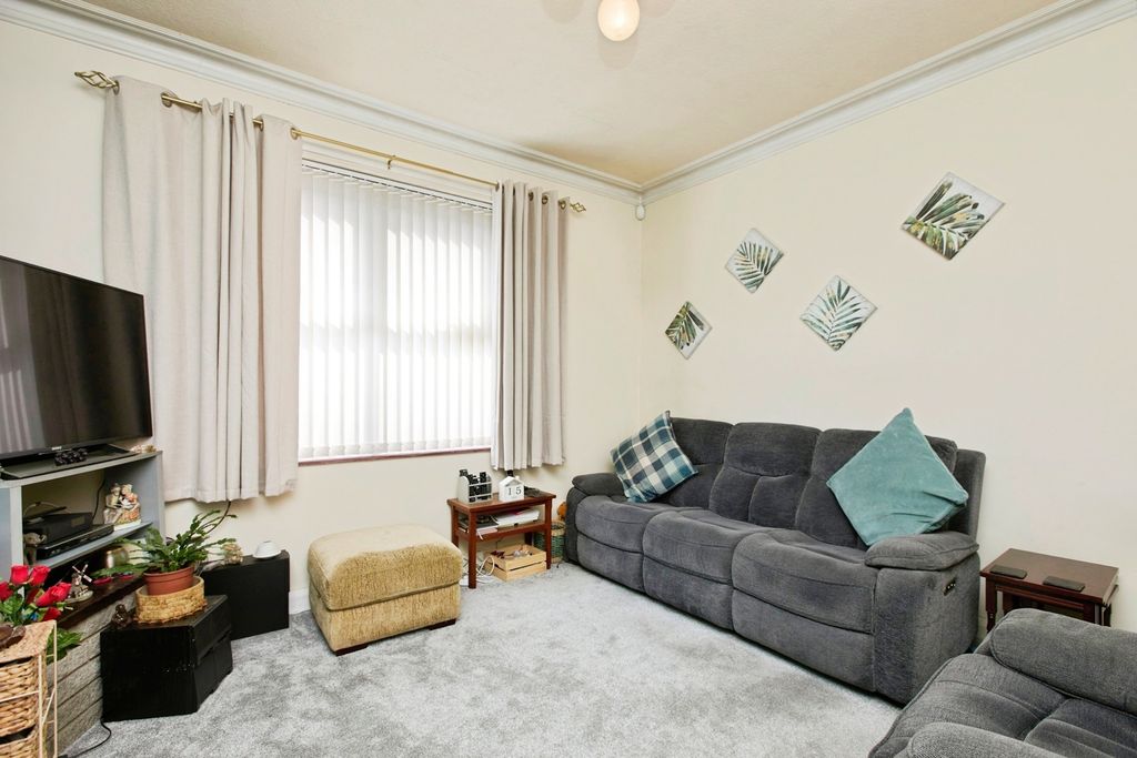 Property photo 2 of 18 Pbox-Img.Jpg