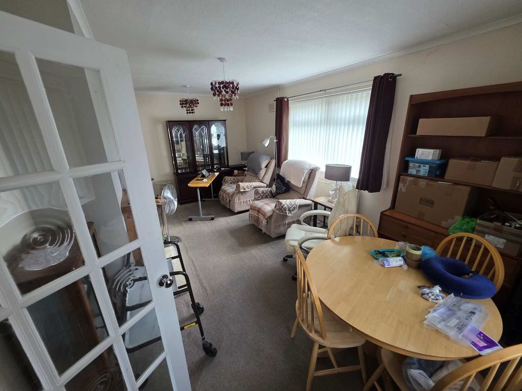 Property photo 3 of 6