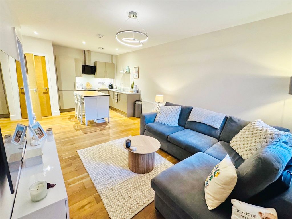 Property photo 2 of 7 Picture No. 13