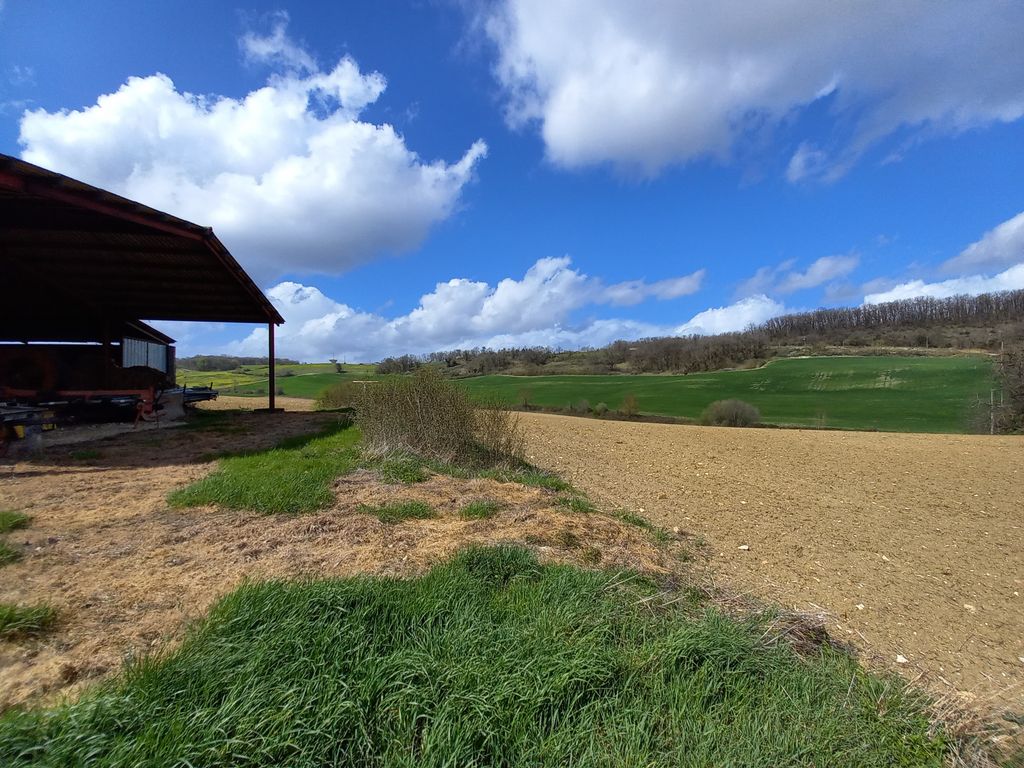 Property photo 2 of 25