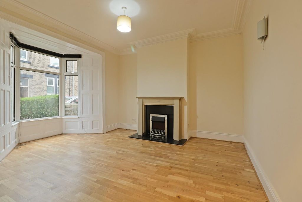 Property photo 2 of 28 Lounge