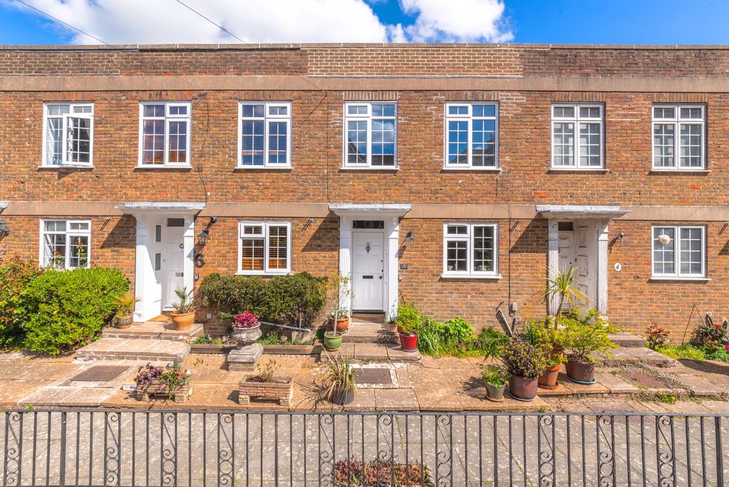 Property photo 1 of 24