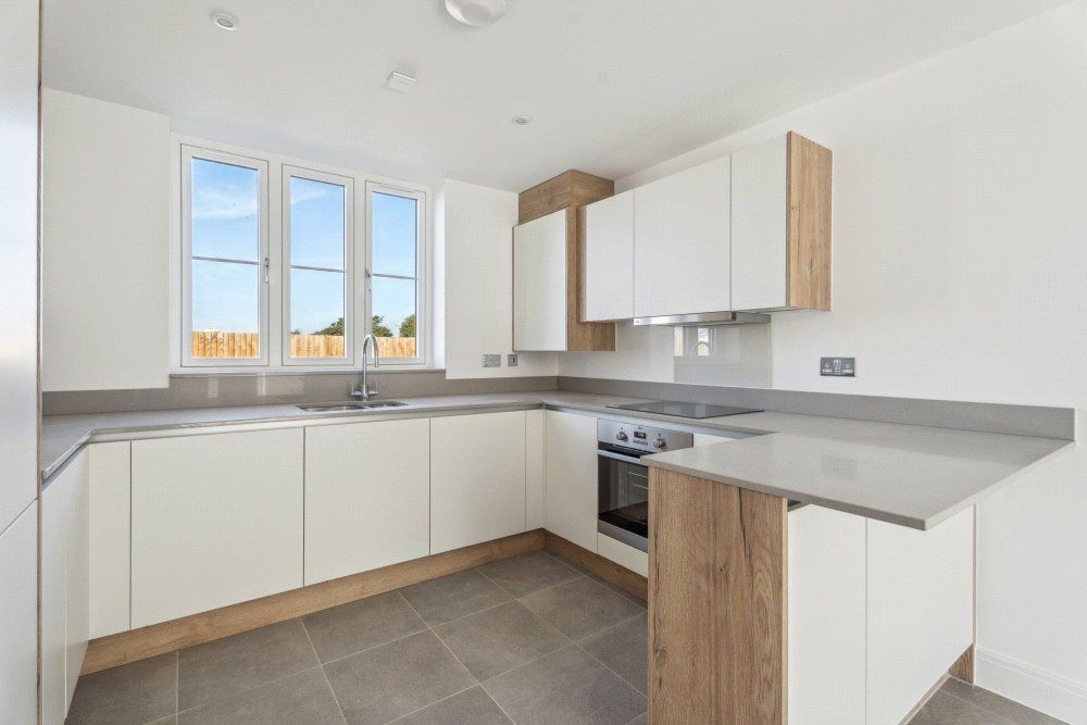 Property photo 2 of 7 Show Home