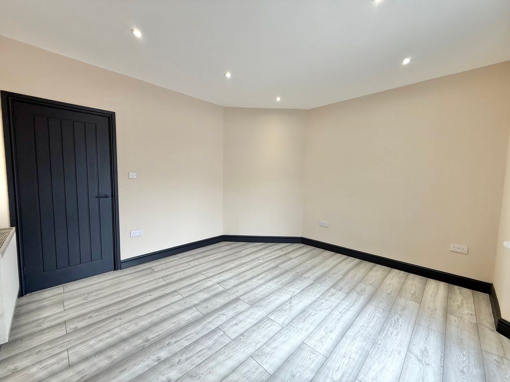 Property photo 2 of 14 Img_9809