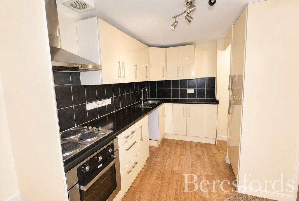 Property photo 3 of 5 Kitchen
