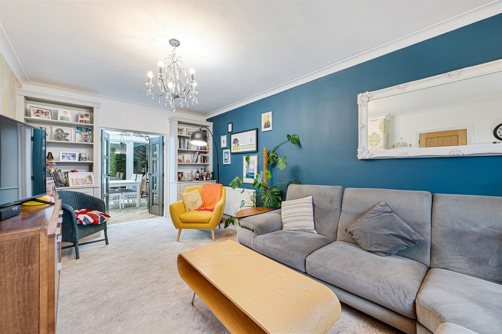 Property photo 3 of 19 Living Room