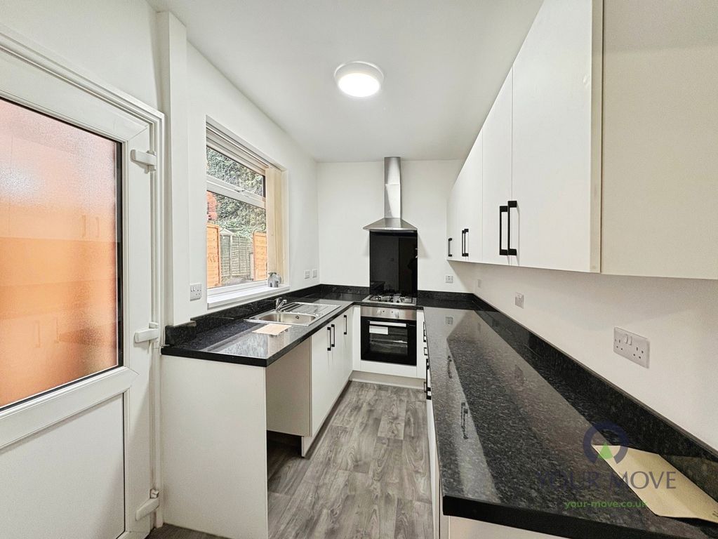 Property photo 2 of 11 Kitchen