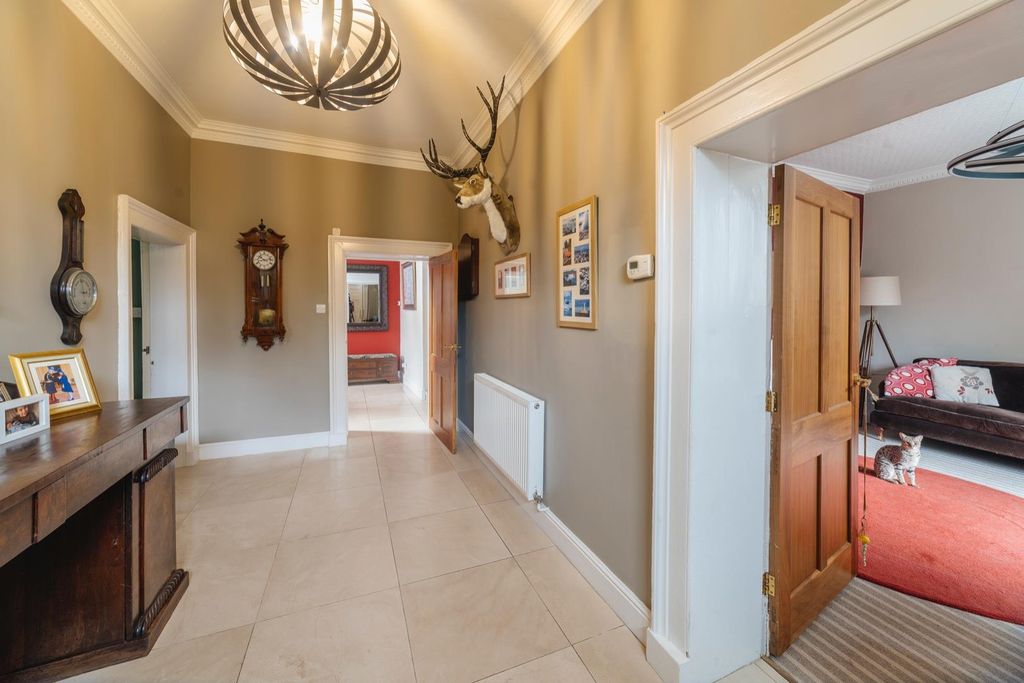 Property photo 2 of 36 Ground Floor