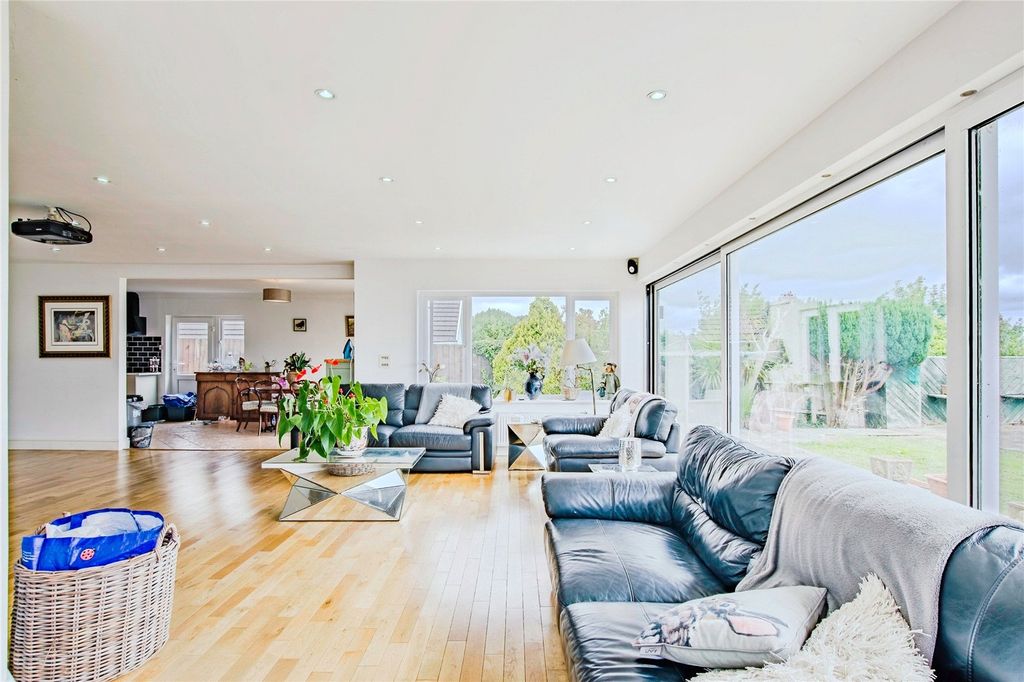 Property photo 1 of 17 Picture No. 22