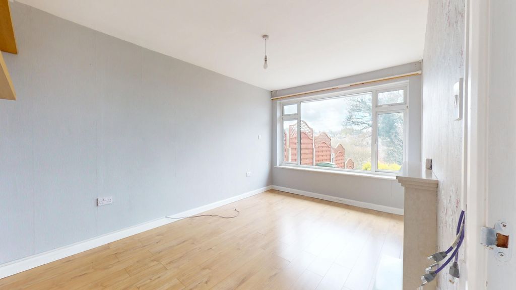 Property photo 3 of 16 4955625
