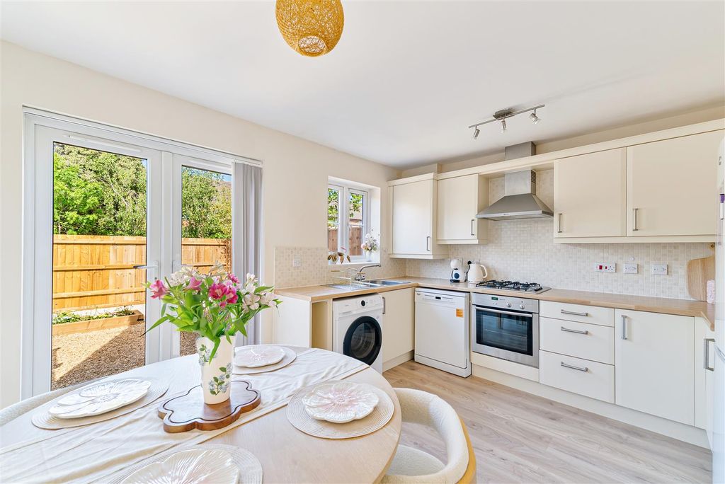 Property photo 2 of 19 Kitchen/Diner