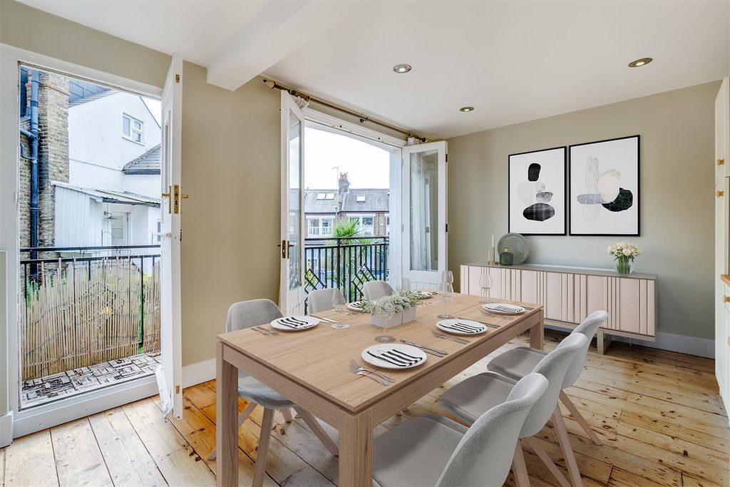 Property photo 3 of 8 Dining Area