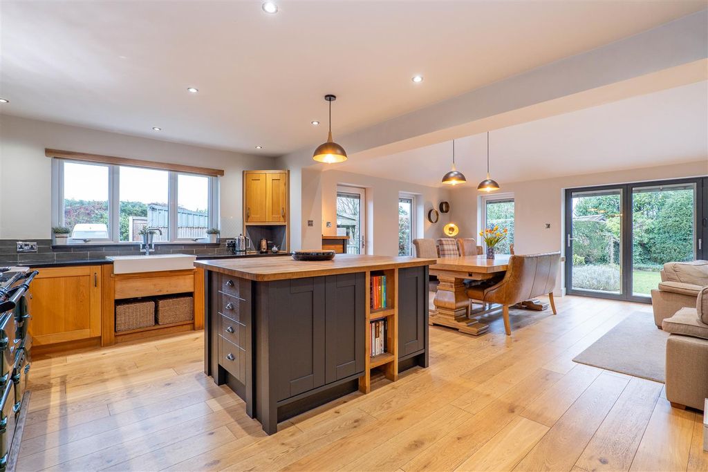 Property photo 2 of 45 Kitchen