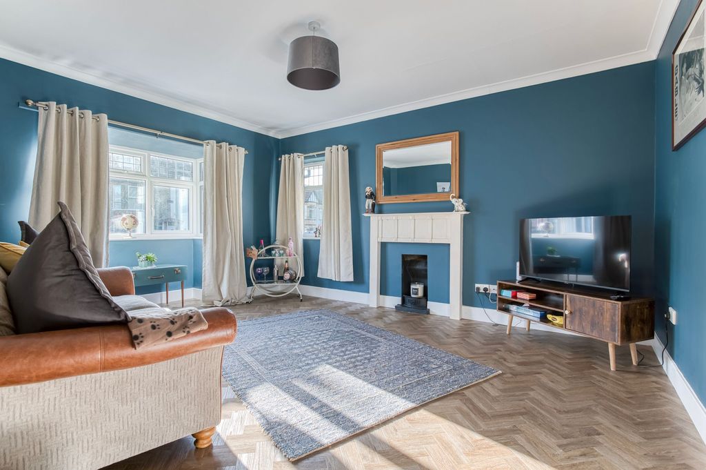 Property photo 2 of 21