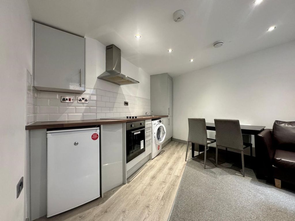 Property photo 1 of 6 Kitchen