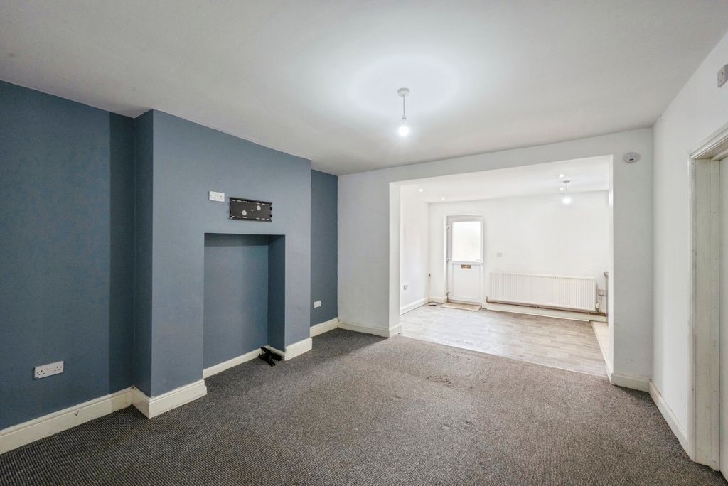Property photo 3 of 20 Pbox-Img.Jpg