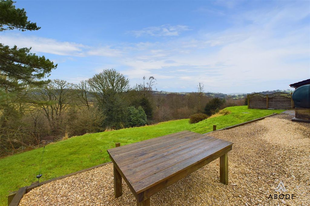 Property photo 2 of 26 Cam02544G0-Pr0228-Still026.Jpg