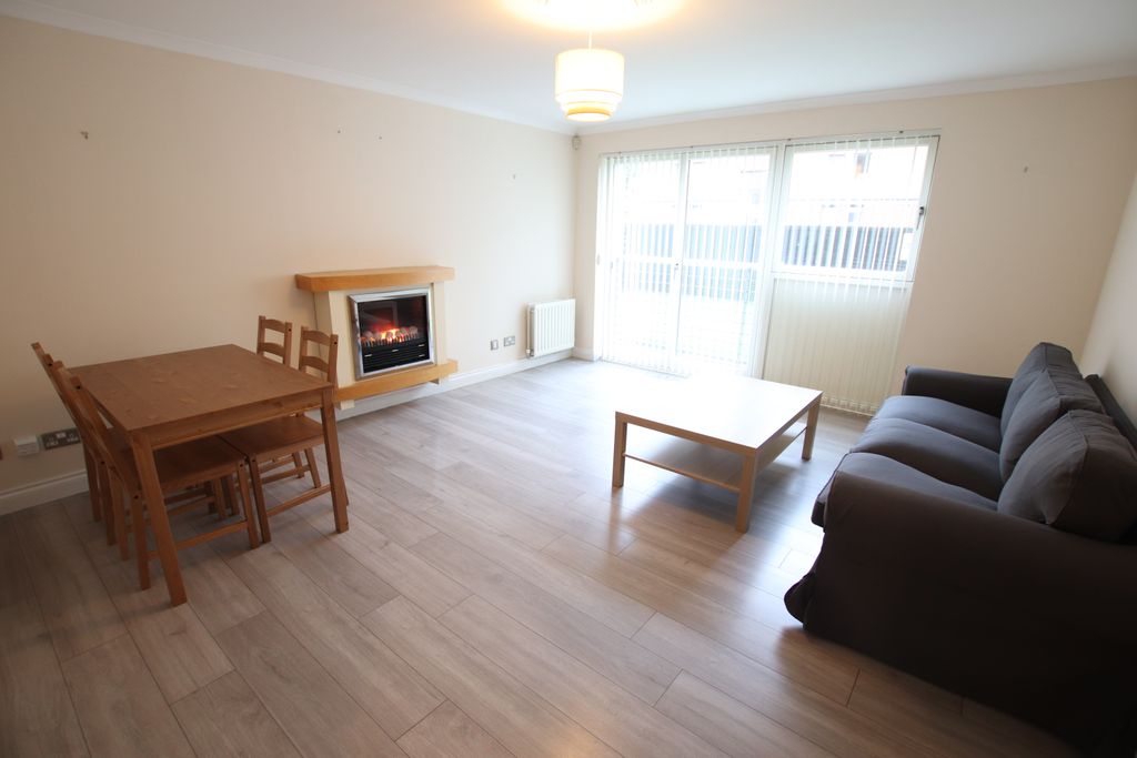 Property photo 2 of 7 Lounge