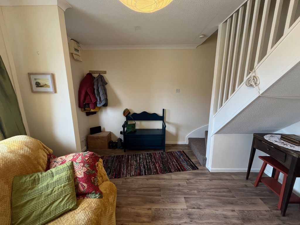 Property photo 3 of 9 Lounge 2