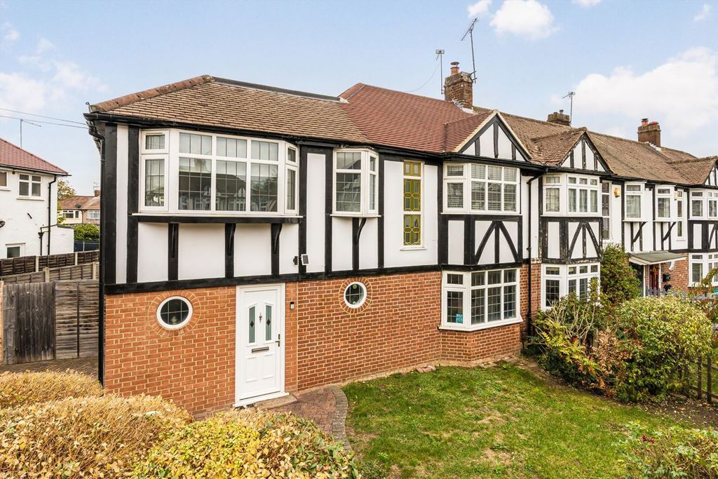 Property photo 1 of 11