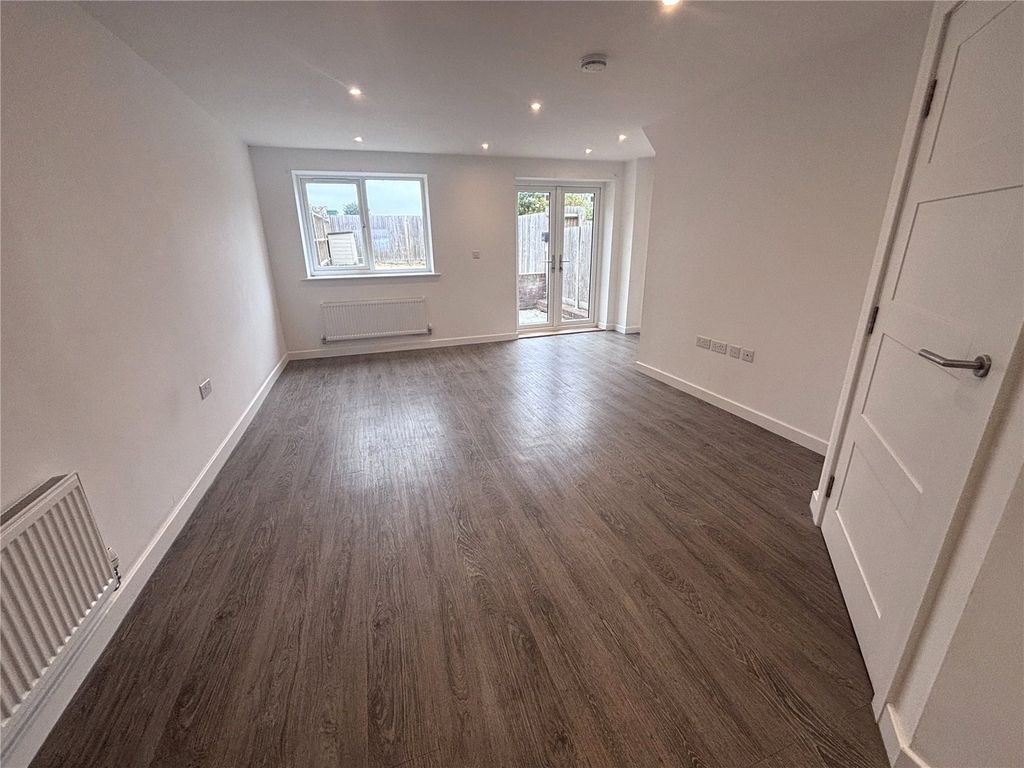 Property photo 2 of 9 Picture No. 06