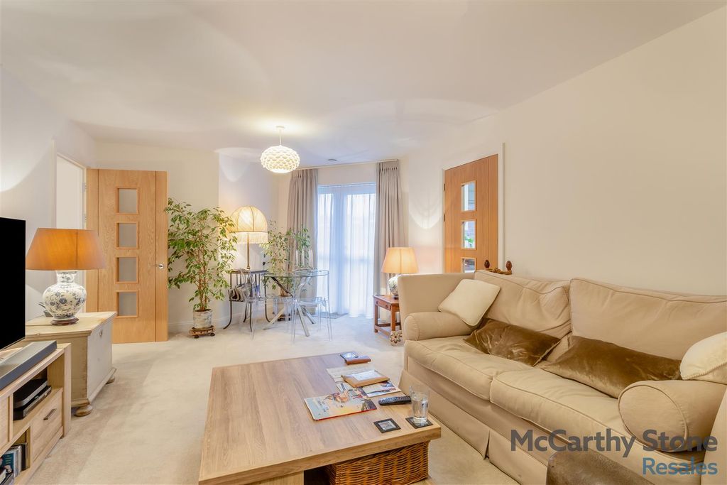 Property photo 2 of 29 8676278-Interior04.Jpg