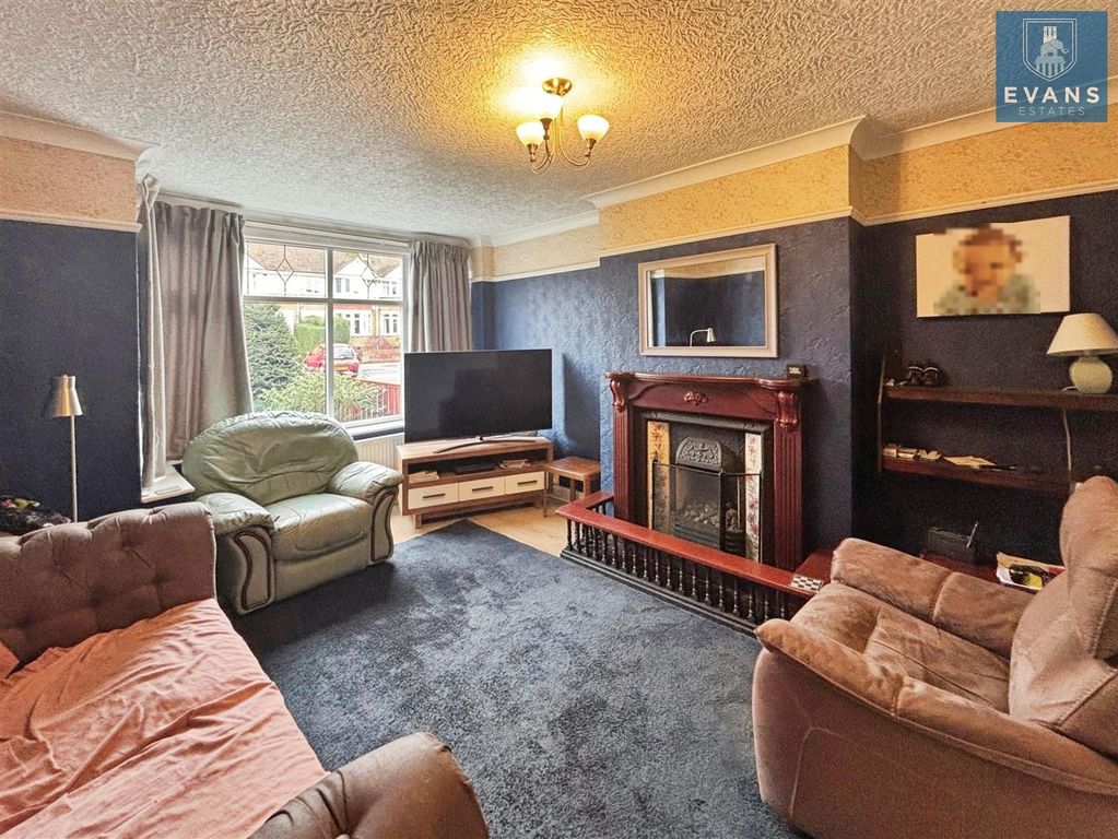 Property photo 2 of 20 Living Room