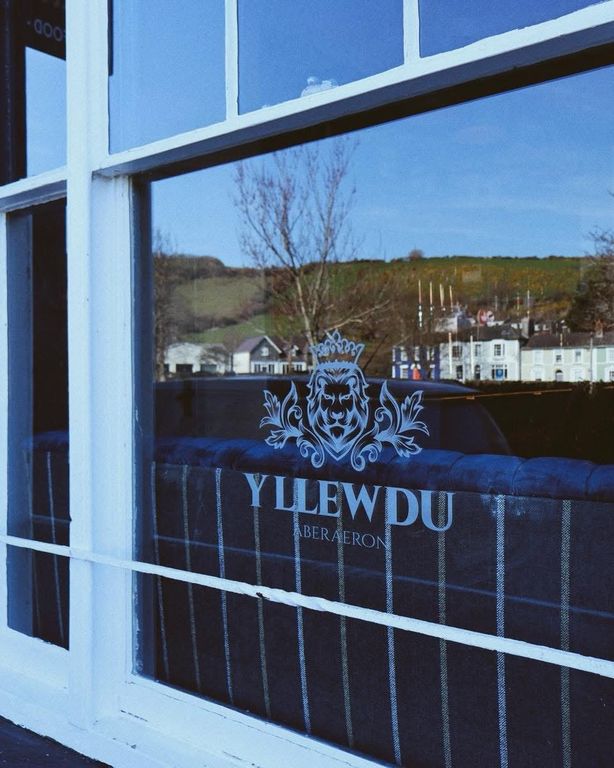 Property photo 2 of 36