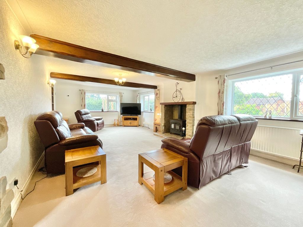 Property photo 2 of 34