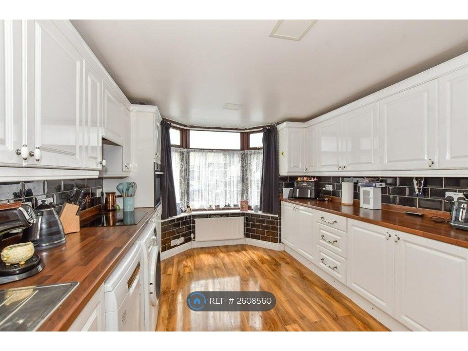 Property photo 2 of 16 Kitchen