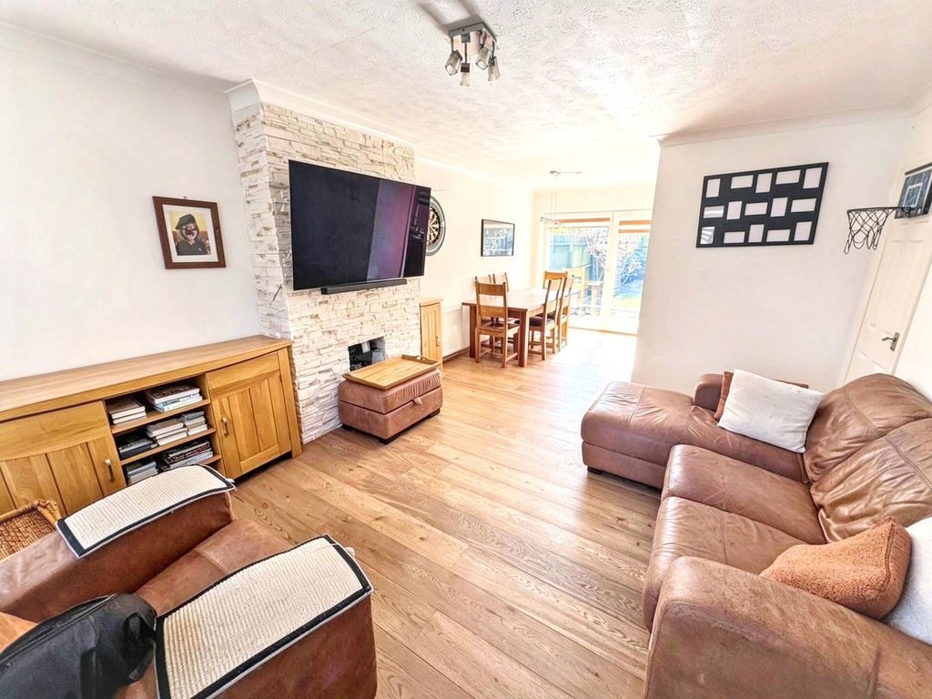 Property photo 3 of 17 Photo 17