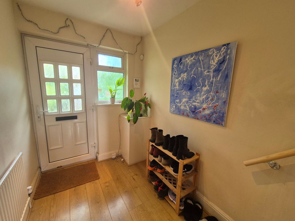 Property photo 1 of 21 Entrance Hall