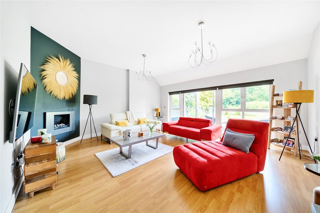 Property photo 3 of 28 Reception Room