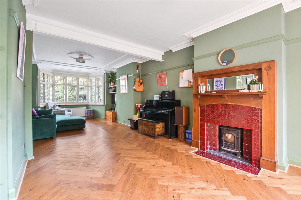 Property photo 2 of 15 Picture No. 11