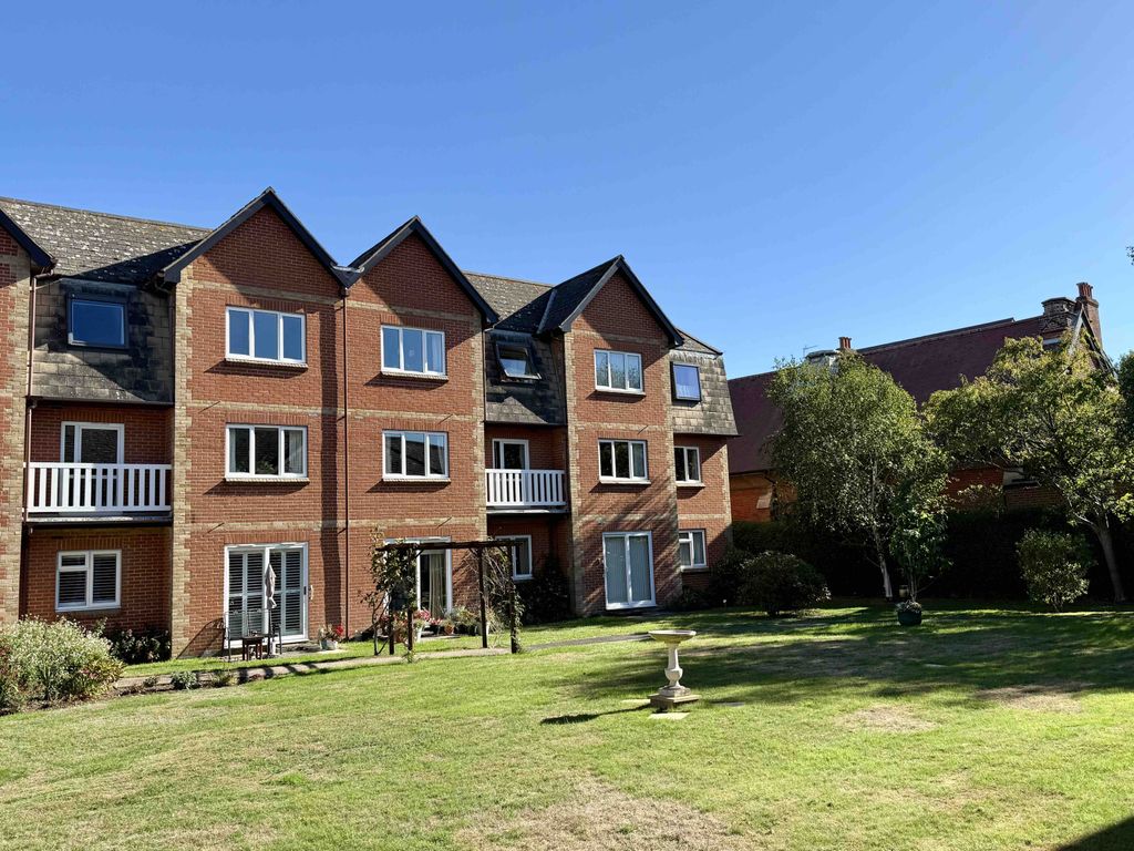 Property photo 1 of 12 1 Bedroom Over 60's Retirement Apartment For Sale - Felixstowe - Wainwrights