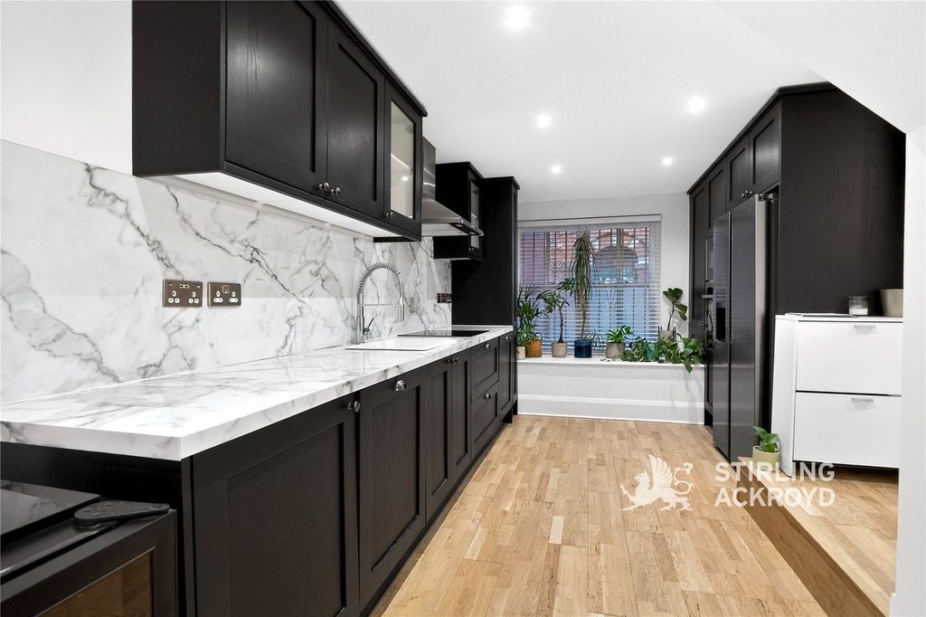 Property photo 1 of 19 Kitchen