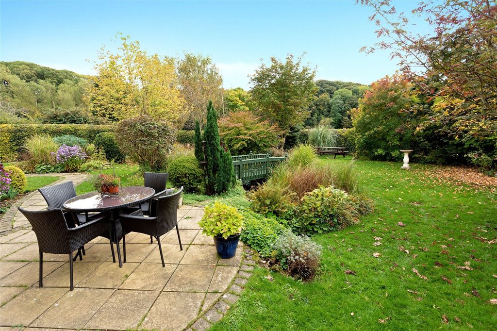 Property photo 3 of 29 Gardens