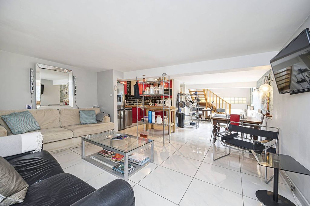 Property photo 3 of 13