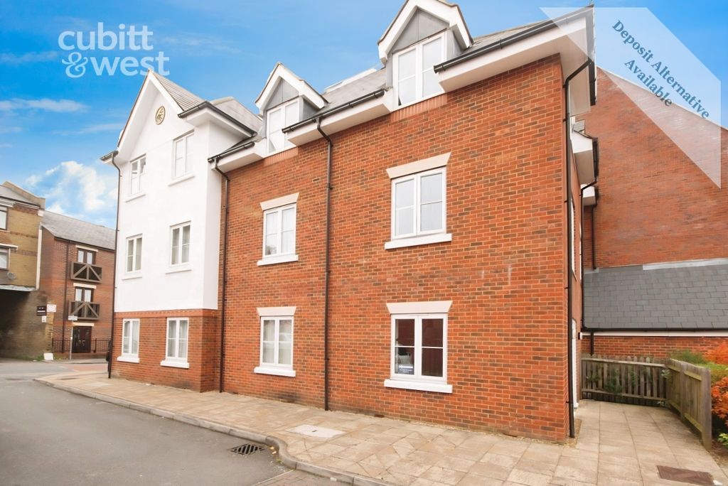 Property photo 3 of 9 93B57836-External