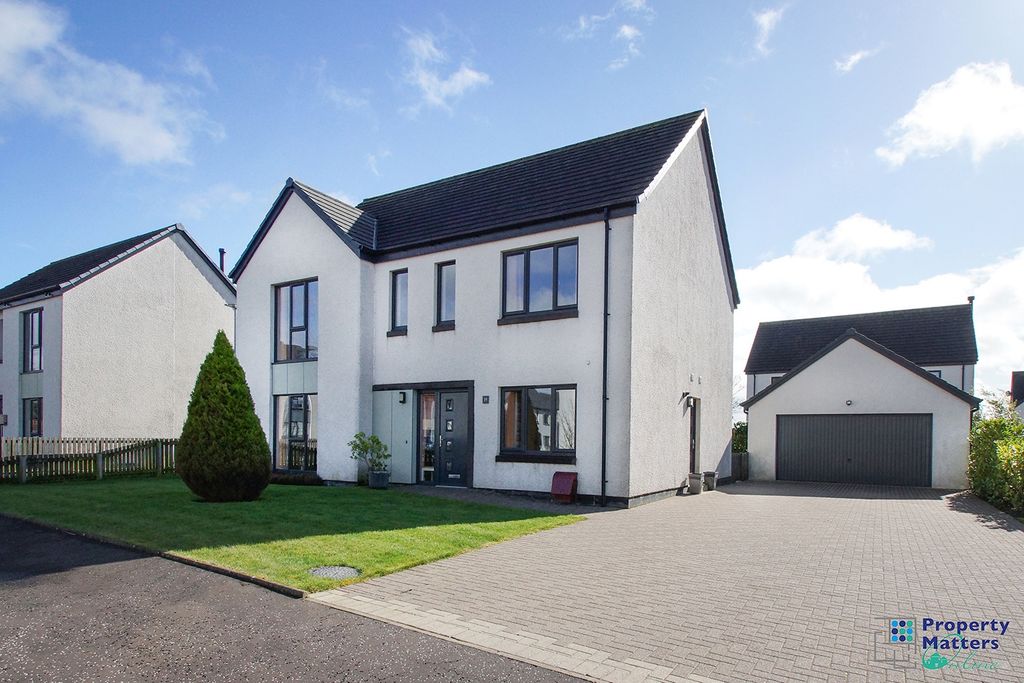 Property photo 1 of 33 5 Bedroom Detached Villa