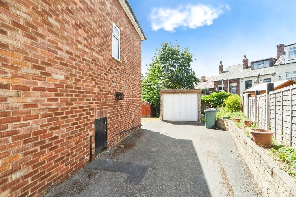 Property photo 2 of 14
