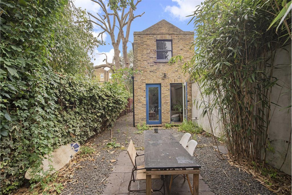 Property photo 3 of 15