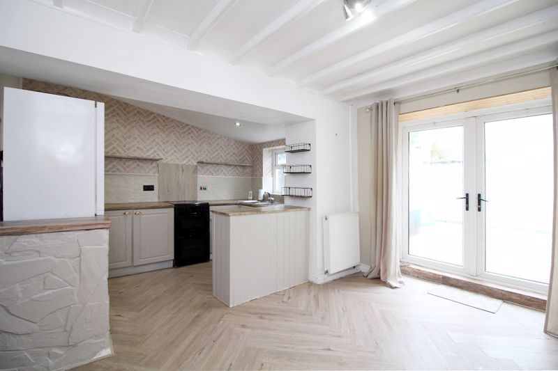 Property photo 3 of 12 Kitchen/Diner