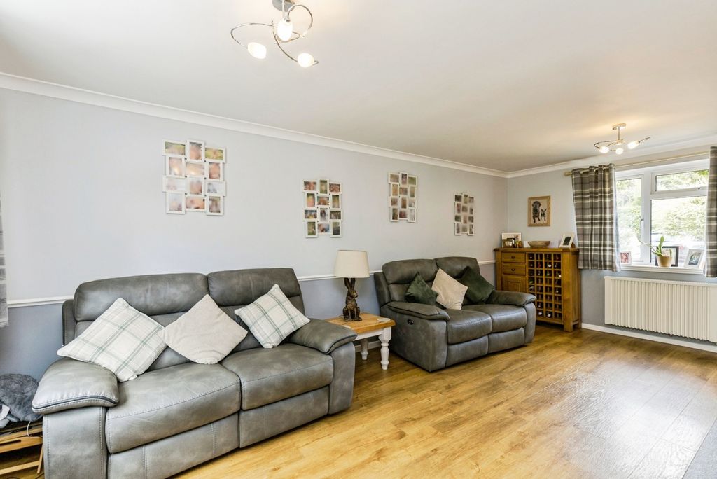 Property photo 3 of 21 Pbox-Img.Jpg