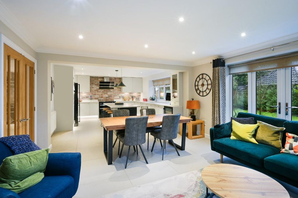 Property photo 2 of 36 Chardon- (18).Jpg