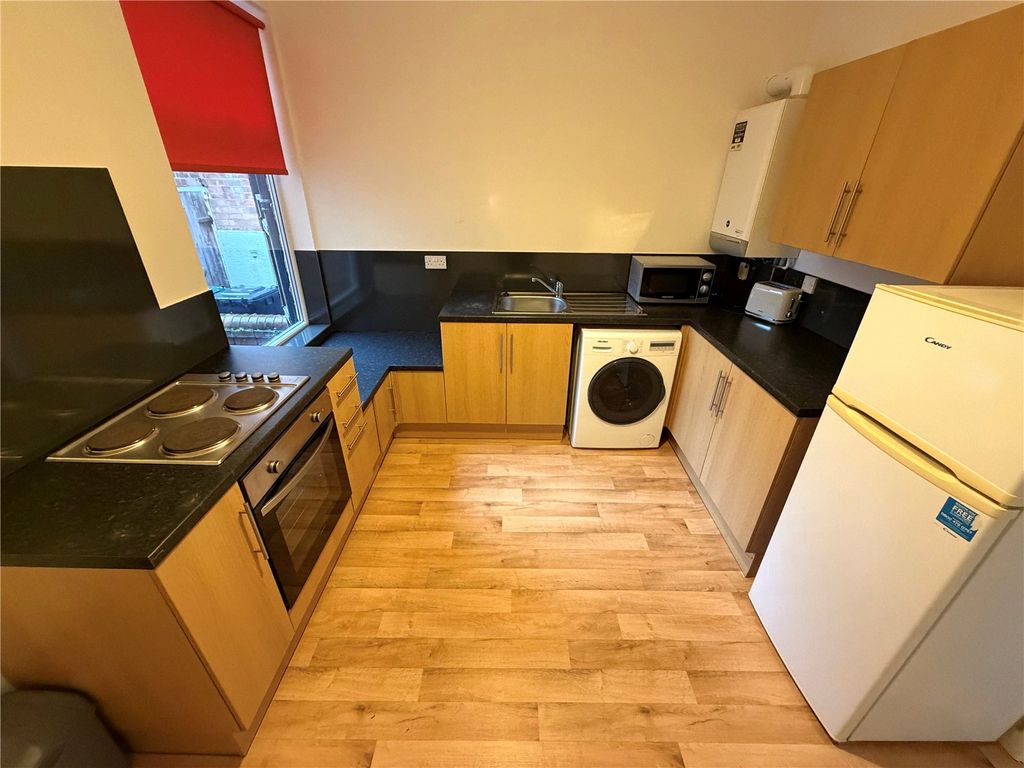 Property photo 3 of 7 Picture No. 06