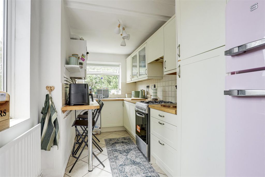 Property photo 3 of 14 10117.Jpg